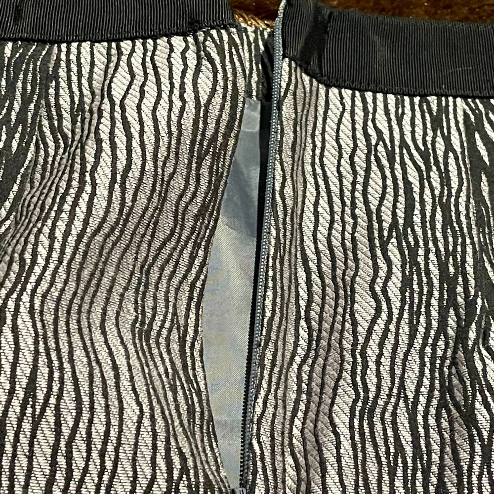 Ann Taylor Petite Grey and Black Skirt - Picture 7 of 12